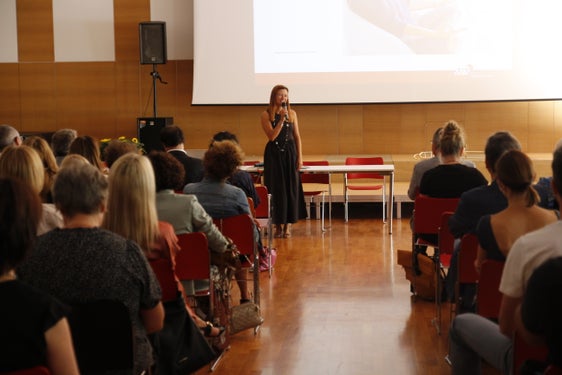 La direttrice reggente della Direzione provinciale Scuola dell’infanzia Sigrun Falkensteiner ha aperto oggi (25 agosto) il nuovo anno scolastico 2022/2023 assieme ai dirigenti delle scuole e degli asili di lingua tedesca (Foto: Direzione istruzione e formazione tedesca/Verena Hilber)