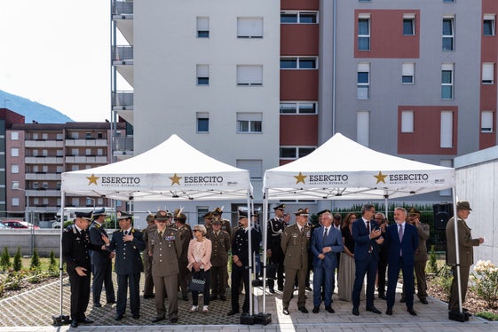 Der vom Land errichtete und nun fertiggestellte Wohnkomplex für das Militär in der Reschenstraße in Bozen wurde heute feierlich seiner Bestimmung übergeben und eingeweiht. (Foto: LPA/Ivo Corrà)