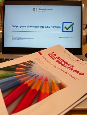 Le Scuole secondarie del primo e del secondo ciclo dovranno implementare i moduli di orientamento formativo per gli studenti, sia curriculari che extra curriculari, di almeno 30 ore all'anno (Foto: ASP/Direzione Istruzione e Formazione italiana)