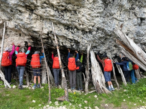 Unter dem Motto Gemeinsam tragen wir Naturschutz haben die Kinder bei der Ausbildung den gemeinsamen Einsatz für Naturschutz geübt. (Foto: LPA/Landesamt für Natur/MartinCastlunger)