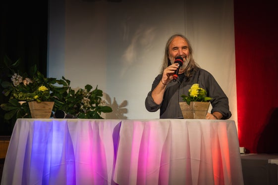 Christoph Franceschini hielt die Laudatio auf Preisträgerin Julia Herrnböck. (Foto: LPA/Florian Stauder)