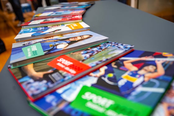 L'edizione 2023 dell'Annuario dello sport è stata pubblicata e può essere sfogliata online sulle pagine web della Provincia, scaricata o ordinata all'Ufficio Sport. (Foto: ASP/Greta Stuefer)