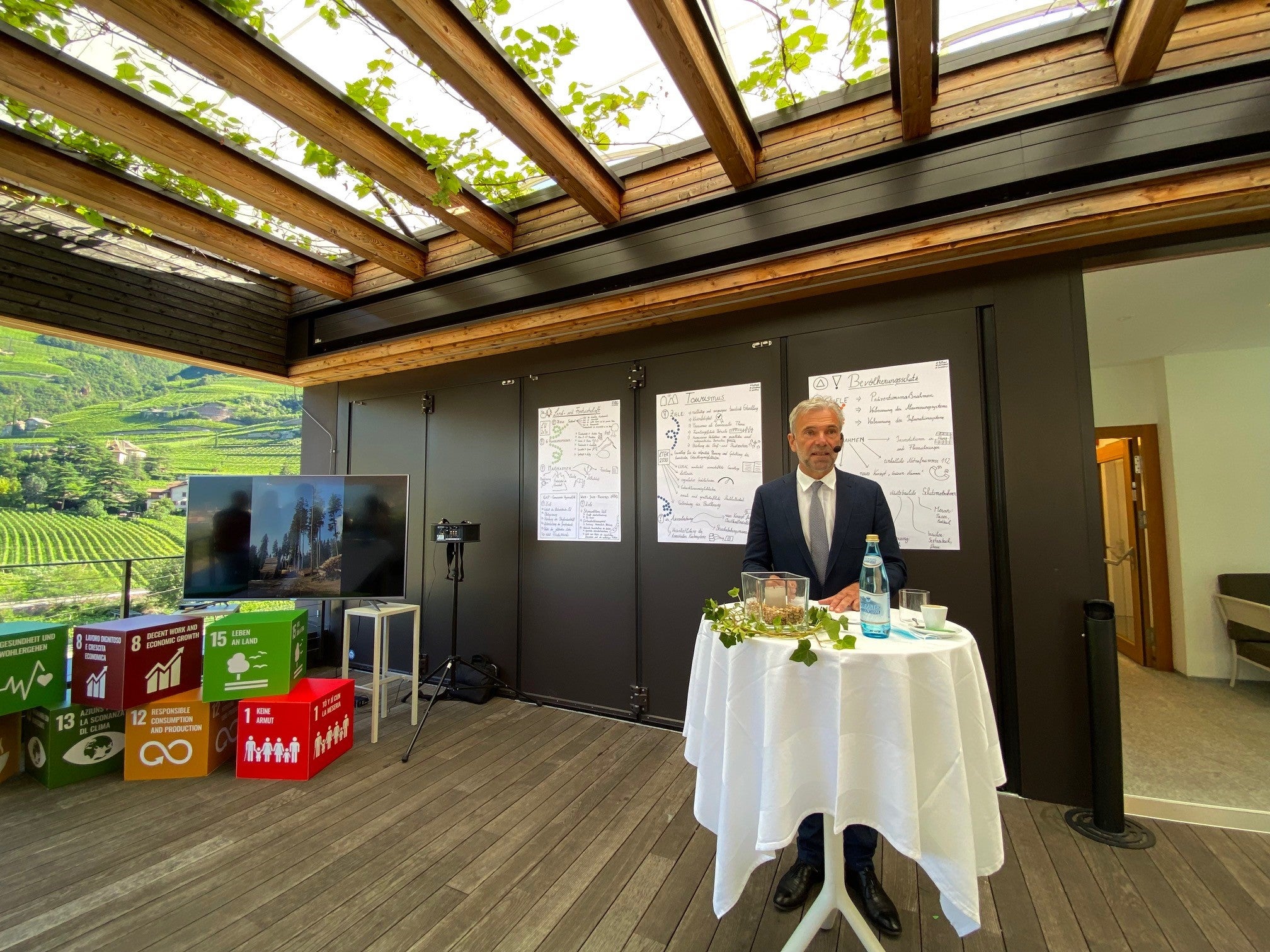 L'assessore Schuler ha invitato i media alla Mila per un bilancio di metà mandato. (Foto: ASP/Noemi Prinoth)