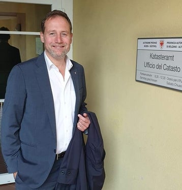 Grundbuch und Kataster sind die Basis für die wirtschaftliche Entwicklung eines Landes, sie geben Rechtssicherheit im Bereich des Vermögens, betont Landesrat Massimo Bessone, auf dessen Vorschlag hin das Land Südtirol sich am Digitalisierungsprojekt des Franziszeischen Katasters beteiligt. (Foto: LPA/Igor Cocca) 
