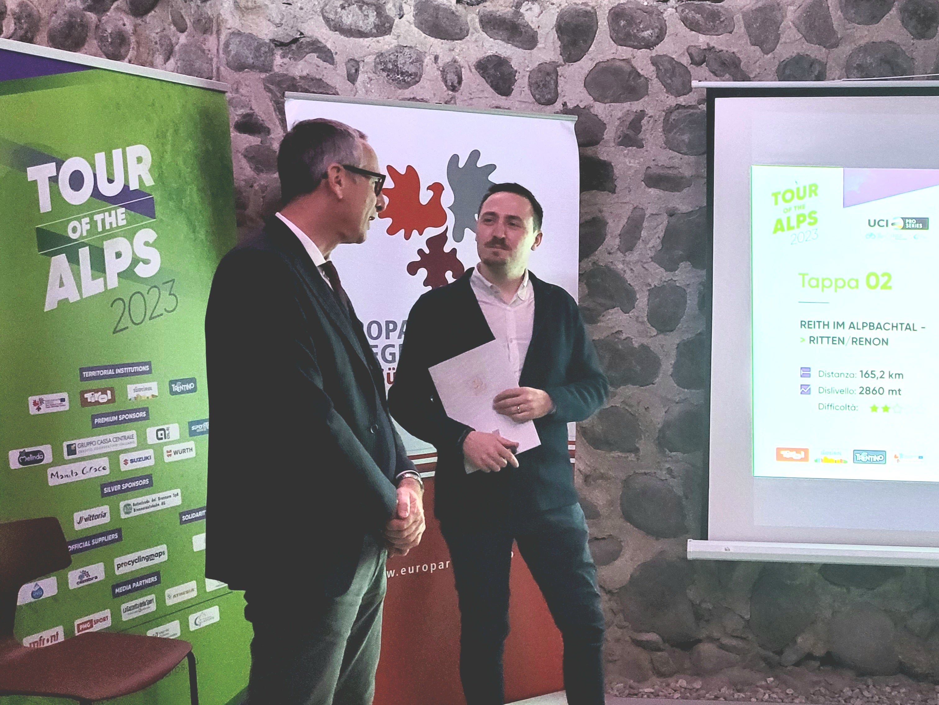 Der Rittner Bürgermeister Paul Lintner und David Evangelista gestern Abend im Waaghaus in Bozen (Foto: Euregio/Armin Gluderer)