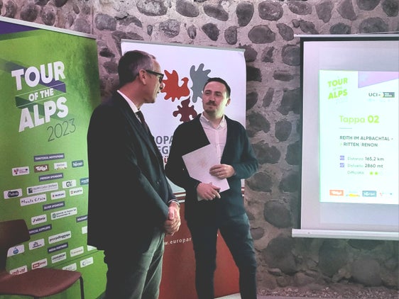 Der Rittner Bürgermeister Paul Lintner und David Evangelista gestern Abend im Waaghaus in Bozen (Foto: Euregio/Armin Gluderer)