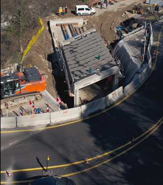 Die Unterführung ermöglicht ein sicheres Erreichen des angrenzenden Parkplatzes sowie der Kioske auf der gegenüberliegenden Seite der stark befahrenen Staatsstraße. (Foto: LPA/Ressort für Infrastrukturen und Mobilität)