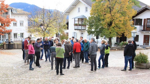 Anlässlich des Tags der Geodiversität informierten sich rund 40 Interessierte in Aldein über die geologische Vielfalt. (Foto: Geoparc Bletterbach/Maria Pichler)