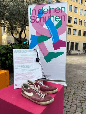Le Giornate per la cittadinanza attiva sono dedicate quest’anno al tema In deinen Schuhen - Camminare nelle scarpe altrui - Jí cun i cialzá di atri. (Foto: ASP/Astrid Crepaz)