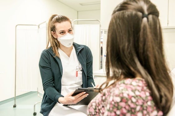 Bei den laufenden Vertragsverhandlungen stehen eine kürzere Arbeitswoche, Gehaltsaufbesserungen und eine Angleichung der Entlohnung für vergleichbare Tätigkeiten im Sanitätsbetrieb und in den Seniorenwohnheimen im Mittelpunkt. (Foto: LPA/Claudia Corrent)