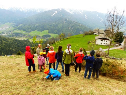 Anche quest'anno ragazze e ragazzi delle scuole primarie pusteresi hanno preso parte al progetto del Parco naturale Vedrette di Ries-Aurina. (Foto: ASP/Ufficio provinciale per l'ambiente)