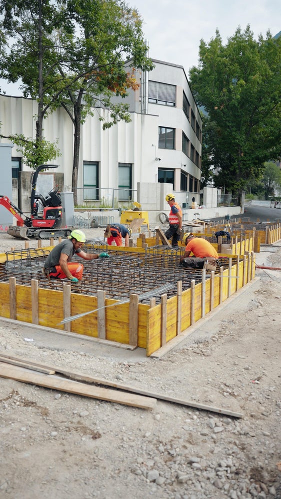 Con l’avanzamento dei lavori in via Einstein a Bolzano entra in una nuova fase il cantiere del nodo Galvani:&nbsp;è stato uno dei temi discussi in occasione della seduta straordinaria della Giunta provinciale assieme alla Giunta comunale di Bolzano, tenutasi martedì 6 ottobre. (Foto: USP/Dipartimento Infrastrutture e Mobilità)