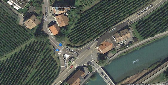 Una veduta area dell'incrocio di Parcines sulla Statale della Val Pusteria (Foto ASP/Ufficio tecnico strade ovest)