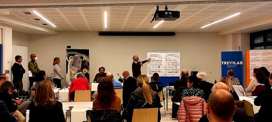 Al seminario tenutosi al Centro Trevi-Trevilab di Bolzano il focus è stato rivolto alle tante possibilità che la digitalizzazione può creare nell'ambito dell’educazione permanente e la formazione professionale. (Foto: ASP)
