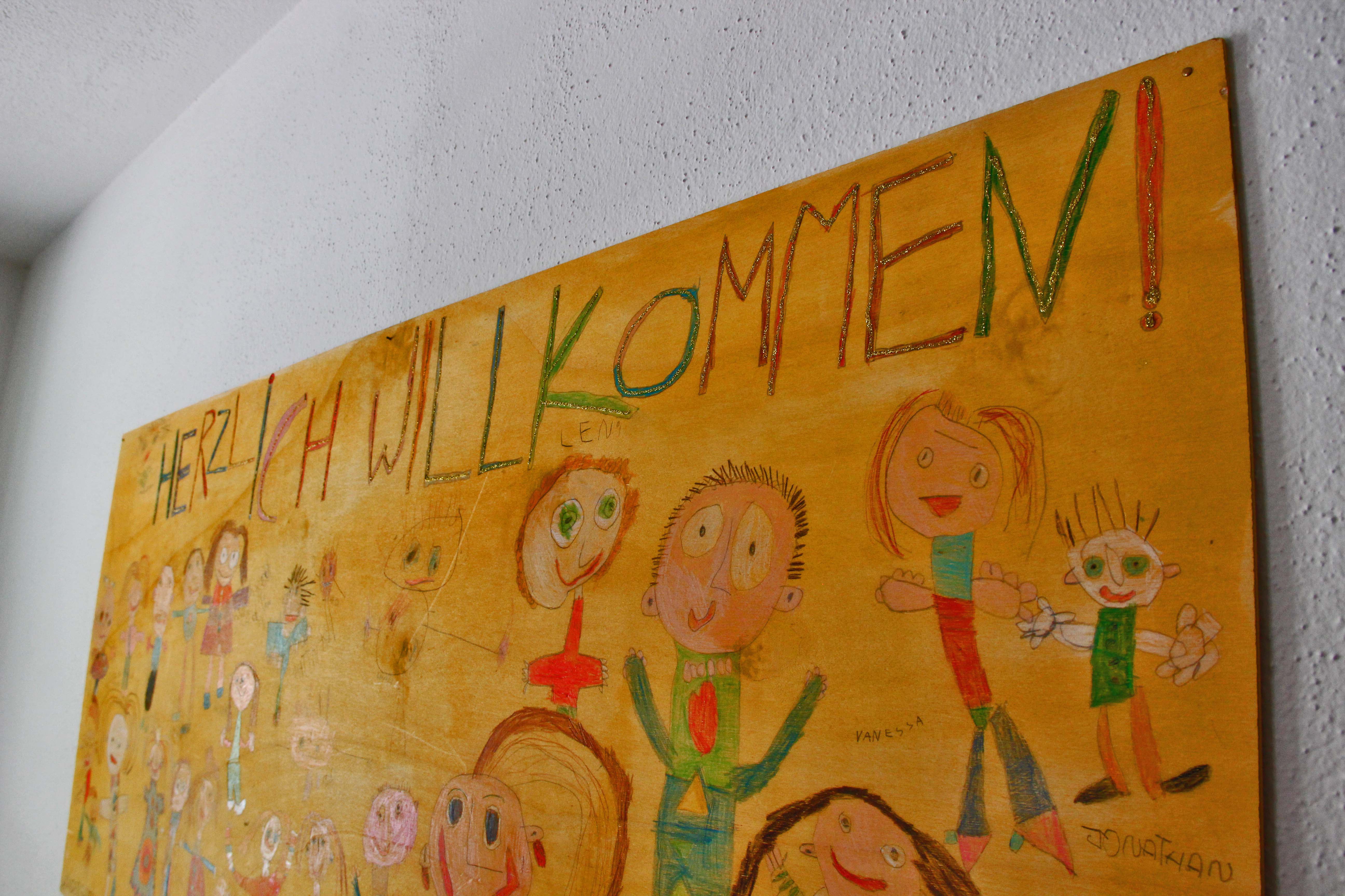 Das Land baut schrittweise die Öffnungszeiten der Kindergärten landesweit aus, begonnen wird damit bereits ab dem Kindergartenjahr 2026/27. Ab 8. Jänner starten die Online-Einschreibungen, bei denen Eltern auch den Bedarf an verlängerter Besuchszeit ihres Kindes angeben können. (Foto: LPA/Greta Stuefer)