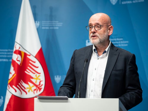 Flavio Ruffini, Direktor der Landesagentur für Umwelt und Klimaschutz: Die Förderungen für die Steigerung der Energieeffizienz und den Ausbau der erneuerbaren Energien haben nicht nur positive Auswirkungen auf die Umwelt, sondern auch auf die Lebensqualität der Menschen und auf die Wirtschaft. (Foto: LPA/Fabio Brucculeri)