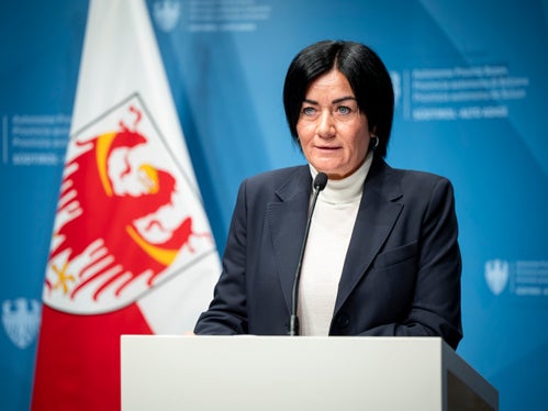 L’edilizia abitativa in locazione di utilità sociale è un pilastro fondamentale della nostra politica di sostegno all’edilizia abitativa. Offre l’opportunità di creare su larga scala, su tutto il territorio provinciale, nuovi alloggi a prezzi accessibili a beneficio della popolazione locale, sottolinea l'assessora provinciale all'Edilizia abitativa Ulli Mair. (Foto: USP/Fabio Brucculeri)