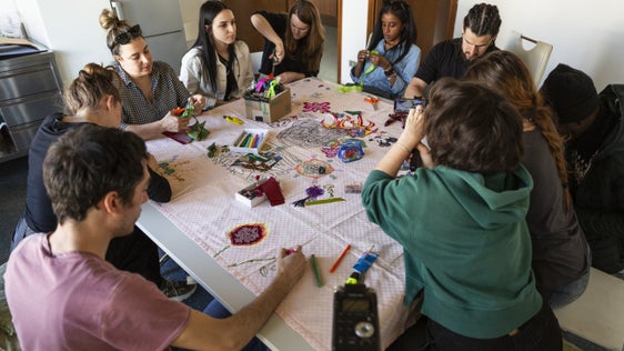 Un'mmagine del progetto Lemayr Salute – Abitare le arti, i corpi, le relazioni. La Ripartizione Cultura italiana della Provincia autonoma di Bolzano promuove il secondo bando “Cura di Cultura 2.0”, dedicato al sostegno di progetti nel settore del welfare culturale. (Foto: Samira Mosca. La foto può essere utilizzata solo nel contesto di questo comunicato stampa)