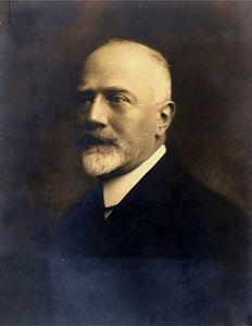 La controversa figura di Ettore Tolomei  al centro del dialogo fra l’autore e giornalista Maurizio Ferrandi e lo storico Hannes Obermair alla biblioteca Tessmann di Bolzano. 