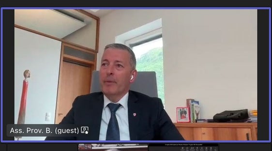 L'Alto Adige coordina il progetto necessARIA: Peter Brunner, Assessore all'Ambiente dell'Alto Adige, ha quindi inviato i suoi saluti ai partecipanti al convegno di Roma via video. (Foto: ASP/ Agenzia provinciale per l'ambiente e la tutela del clima)