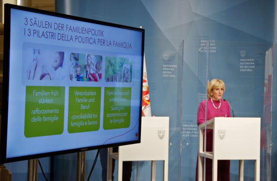 Stiamo ulteriormente sviluppando la nostra offerta nel campo dell'assistenza estiva, ha sottolineato l'assessora Deeg. (Foto: ASP/Greta Stuefer)