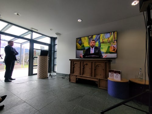 Nel suo videomessaggio l''assessore Alfreider ha sottolineato l'immensa importanza di un vocabolario vivace e completo. (Foto: USP/Direzione Istruzione, Formazione e Cultura ladina)