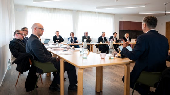 Serie di incontri a metà della legislatura 2024-2028 con i membri della Giunta provinciale, i presidenti delle Comunità comprensoriali e i sindaci dei Comuni. Nella foto il primo incontro di questa serie nel comprensorio Alta Valle Isarco a Vipiteno il 24 marzo. (Foto: USP/Fabio Brucculeri)