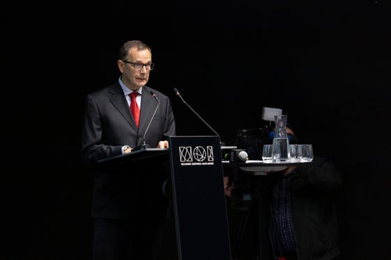 Il vicedirettore della Ripartizione Innovazione, Ricerca, Università e Musei, Franz Schöpf, ha presentato oggi al NOI la strategia RIS3. (Foto: NOI Techpark) 