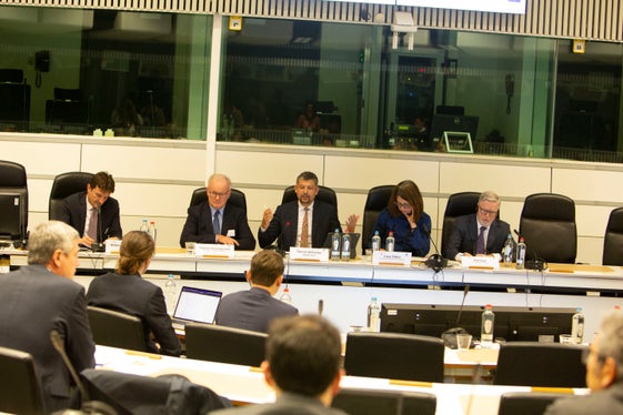 L'assessore alla mobilità, Daniel Alfreider, nel corso del suo intervento all'incontro di Bruxelles (Foto: Demi Alvarez)
