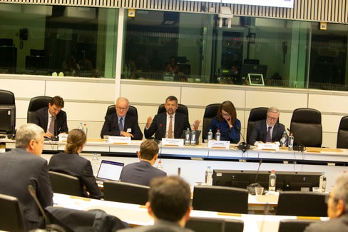 L'assessore alla mobilità, Daniel Alfreider, nel corso del suo intervento all'incontro di Bruxelles (Foto: Demi Alvarez)