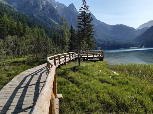 È stata rinnovata una serie di ponticelli pedonali nell’area del Lago di Anterselva, nel parco naturale Vedrette di Ries-Aurina. (Foto: LPA/Ufficio natura)