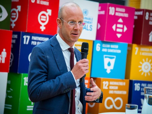 Die Forscher fühlen sich den Zielen des Klimaplans verpflichtet. Professor Alex Weissensteiner leitet die Forschungsallianz, welche die Erreichung der Ziele überwacht. (Foto: LPA/Fabio Brucculeri)