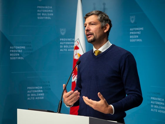 L'assessore alla mobilità, Daniel Alfreider, nel corso della conferenza stampa odierna (Foto: ASP/F. Brucculeri)