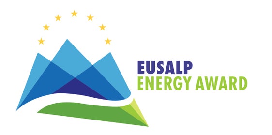 L'assessore provinciale Giuliano Vettorato ha consegnato i Premi Eusalp Energia 2022 insieme al coordinatore Eusalp presso la Presidenza del Consiglio dei Ministri Riccardo Celi (Foto: ASP)
