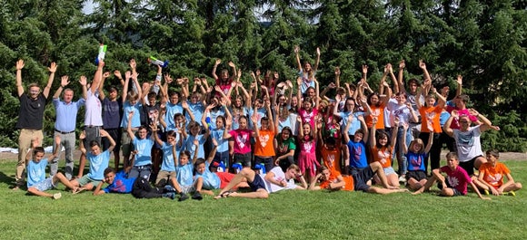 Natur trifft Kultur steht auch in diesem Jahr wieder das EuregioSommerCamp, das von 7. bis 14. August in San Valentino im Trentino stattfindet. Im Bild das Camp von 2019 in Toblach (Foto: LPA/Euregio)