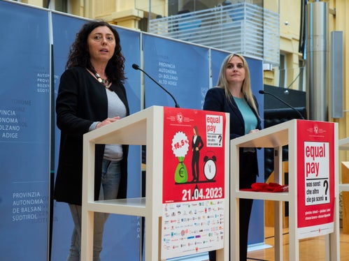 
La ricercatrice AFI Maria Elena Iarossi (a sinistra) ha fornito i dati sul divario retributivo di genere in Alto Adige (Foto: ASP/Fabio Brucculeri)
