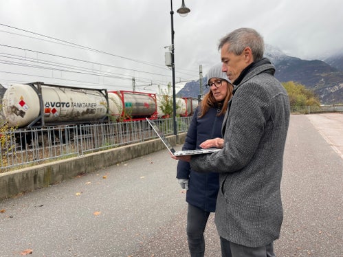 I dati rilevati dalla postazione fissa di Salorno confermano il trend in leggero calo dell’inquinamento acustico da traffico ferroviario. (Foto: APPA)