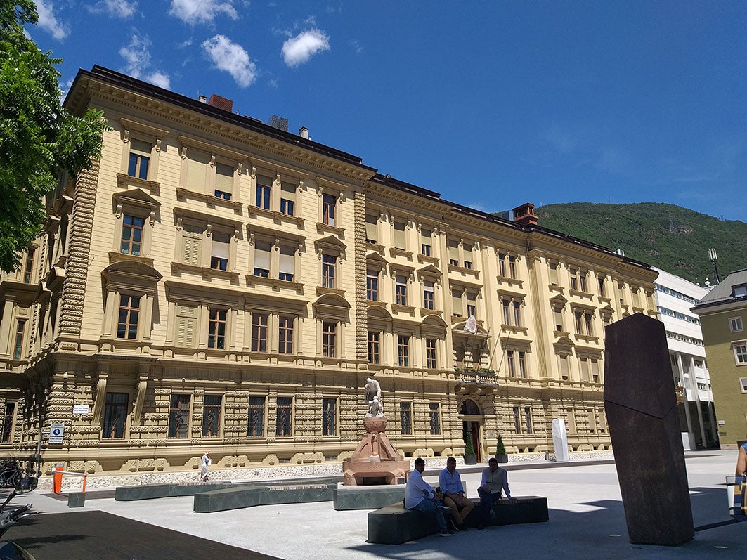 Im Palais Widmann in Bozen haben sich der Landeshauptmann und der Landesrat für Mobilität  mit dem italienischen Minister für Infrastrukturen und nachhaltige Mobilität Enrico Giovannini über den Brennerkorridor ausgetauscht.&nbsp;(Foto: LPA/Silvia Fabbi)