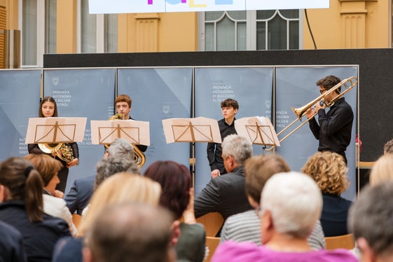 La cerimonia è stata allietata dal repertorio classico di allievi e allieve delle scuole di musica provinciali. (Foto: USP/Bernhard Aichner)