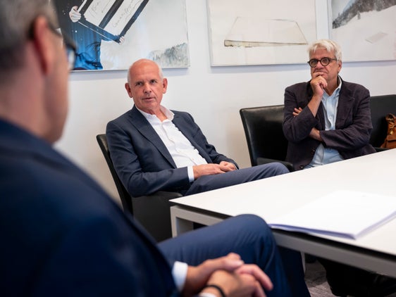 Johannes Schneebacher, nuovo presidente del Consiglio di Amministrazione di IAA (nella foto a sinistra), è stato recentemente ospite del presidente della Provincia Arno Kompatscher insieme al direttore generale di IAA Stefan Gasslitter. (Foto: USP/Fabio Brucculeri)