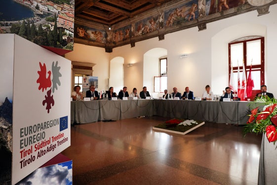 Der Euregio-Rat der Gemeinden tagte heute (31. Mai) erstmals in Trient. Auf dem Programm stand die Wahl des Vorsitzes. (Foto: Presseamt Autonome Provinz Trient)