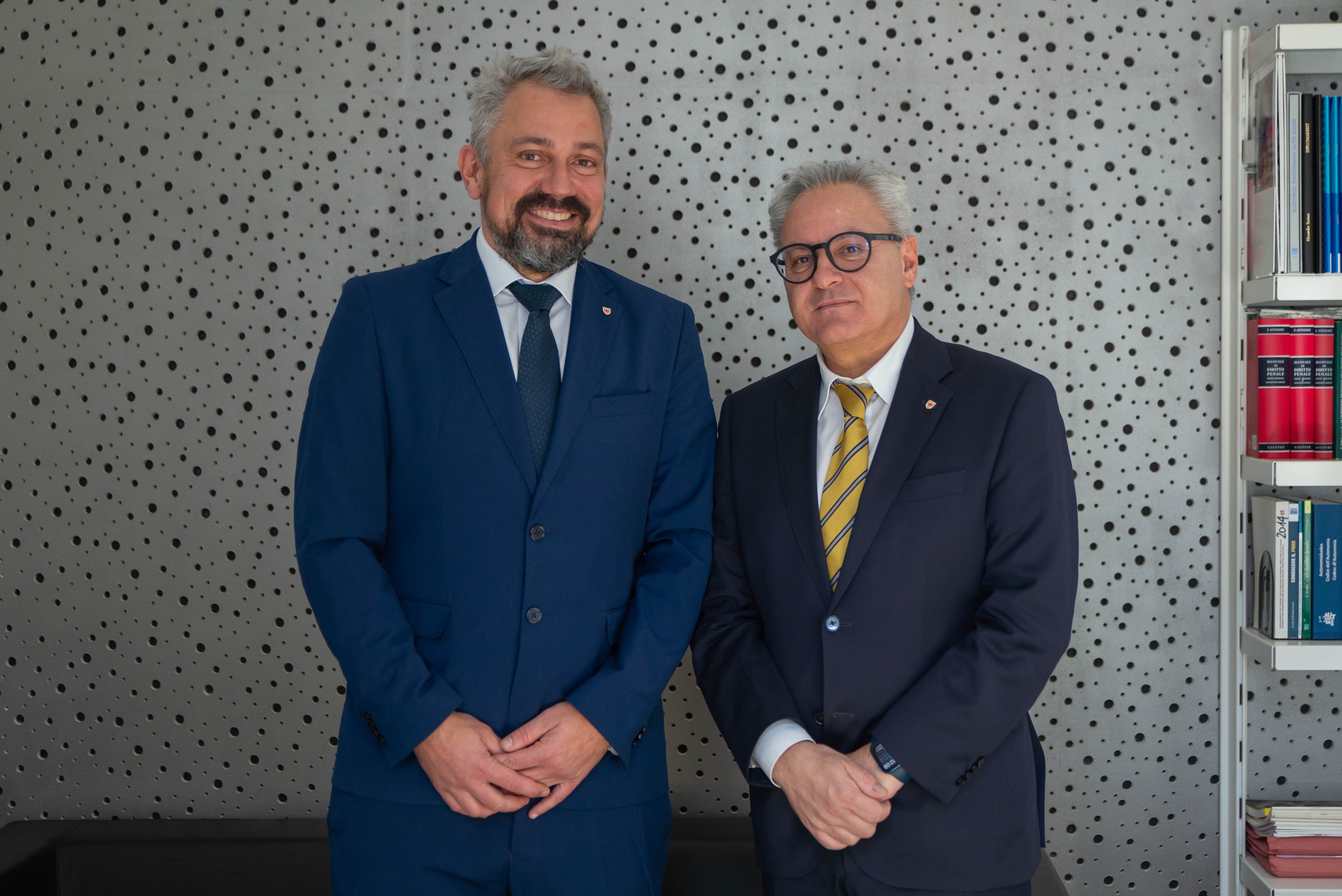 Confermati in carica dalla Giunta provinciale oggi (16 febbraio): da sinistra il direttore generale Alexander Steiner e il segretario generale Eros Magnago. (Foto: ASP/Greta Stuefer)