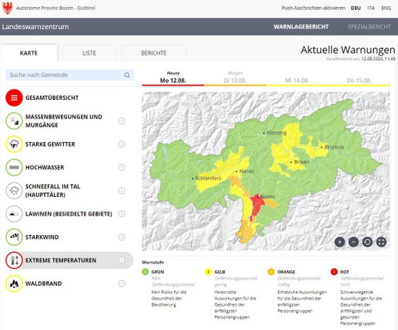 Wegen anhaltend extrem hoher Temperaturen scheint im Warnlagebericht vom Montag, 12. August, in vier Gemeinden die höchste Warnstufe Rot auf, in weiteren Gemeinden die zweithöchste Warnstufe Orange. (Foto: Warnlagebericht des Landeswarnzentrums in der Agentur für Bevölkerungsschutz)