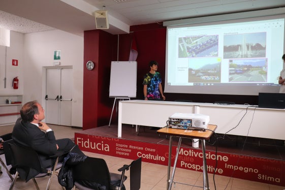 Sostenibilità urbana e focus sui quartieri. Oggi gli studenti dell’Istituto tecnico per le costruzioni, l’ambiente ed il territorio “Andrea e Pietro Delai” di Bolzano hanno presentato i loro progetti durante il Laboratorio di Urbanistica (Foto: ASP/Crocco)