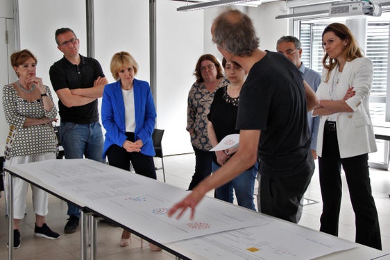 Un gruppo di lavoro composto da rappresentanti della Provincia, del Comune e dei Servizi sociali di Bolzano, dell'Ipes e della Libera Università di Bolzano sta elaborando un progetto per rafforzare la vita sociale nei quartieri. (Foto: ASP/Greta Stuefer) 