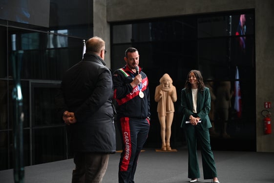 Dominik Paris (nella foto al centro) ha conquistato ai Giochi olimpici invernali di Milano Cortina la prima medaglia olimpica della sua carriera. (Foto: USP/Manuela Tessaro)