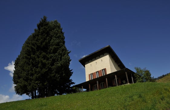 Steiles Pultdach: Das von Architekt Armando Ronca entworfene Ferienhaus am Col da Lech in Wolkenstein wird unter Denkmalschutz gestellt. (Foto: LPA/Landesdenkmalamt)
