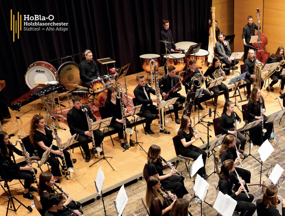 Das Holzblasorchester HoBla-O &nbsp;konzertiert am Freitag, 29. August, um 20.30 Uhr in der Hofburg&nbsp; in Brixen, am Samstag, 30. August, um 21.15 Uhr im Teatro Capovolto in Trient und am Sonntag, 31. August, um 11 Uhr im Kursaal in Meran. (Foto: LPA/Landesmusikschuldirektion)