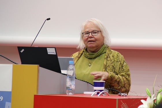 Nell'ambito della conferenza della rete Bernstein la neurobiologa statunitense Eve Marder è stata insignita del Valentin Braitenberg Award for Computational Neuroscience patrocinato dalla Provincia (Foto: Bernstein Netzwerk/N. Schwarzer)