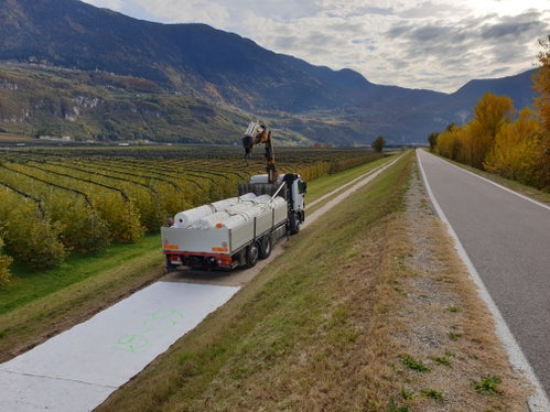 Cantiere lungo l'Adige vicino a Laghetti, dove sono stati utilizzati materiali da costruzione geosintetici in materiali polimerici (Foto: LPA / Ufficio sistemazione bacini montani Sud/ Naue)